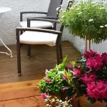 3-zi Atelierdachwohnung Mit Bergblick Seenaehe Und 2 Loggia Daire *