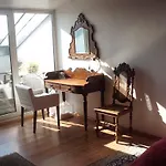 Daire 3-zi Atelierdachwohnung Mit Bergblick Seenaehe Und 2 Loggia