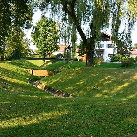3-zi Atelierdachwohnung Mit Bergblick Seenaehe Und 2 Loggia Apartamento *