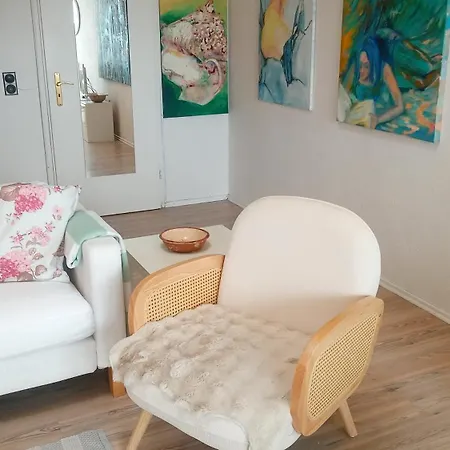 3-zi Atelierdachwohnung Mit Bergblick Seenaehe Und 2 Loggia Lägenhet
