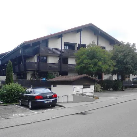 3-zi Atelierdachwohnung Mit Bergblick Seenaehe Und 2 Loggia Apartamento *