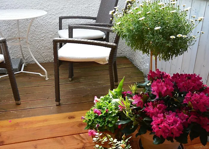 3-zi Atelierdachwohnung Mit Bergblick Seenaehe Und 2 Loggia Lägenhet *