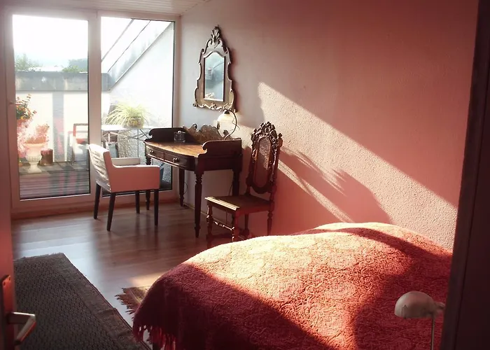 3-zi Atelierdachwohnung Mit Bergblick Seenaehe Und 2 Loggia Lägenhet *