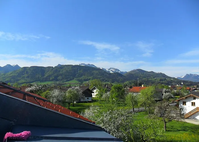 Lägenhet 3-zi Atelierdachwohnung Mit Bergblick Seenaehe Und 2 Loggia