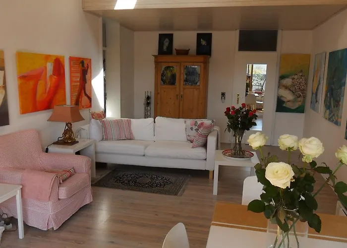 Lägenhet 3-zi Atelierdachwohnung Mit Bergblick Seenaehe Und 2 Loggia *