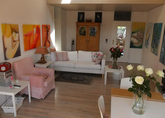 Lägenhet 3-zi Atelierdachwohnung Mit Bergblick Seenaehe Und 2 Loggia Bernau am Chiemsee