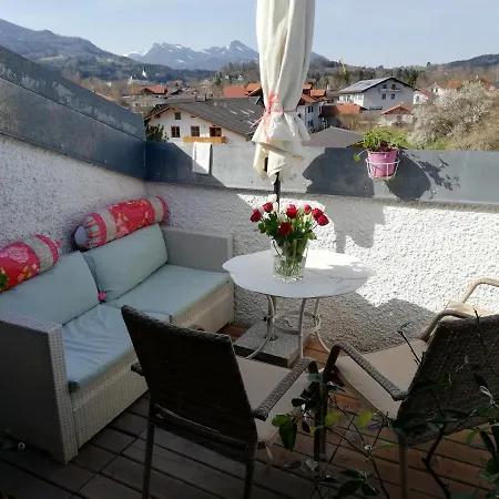 Apartment 3-zi Atelierdachwohnung Mit Bergblick Seenähe Und 2 Loggia Bernau am Chiemsee