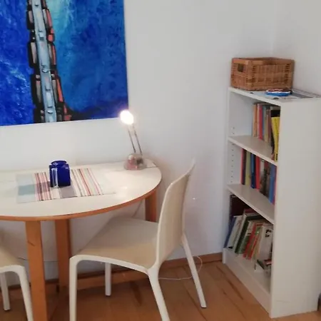3-zi Atelierdachwohnung Mit Bergblick Seenähe Und 2 Loggia *