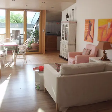 3-zi Atelierdachwohnung Mit Bergblick Seenaehe Und 2 Loggia