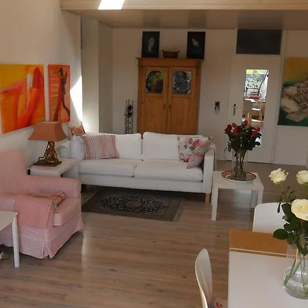 Apartment 3-zi Atelierdachwohnung Mit Bergblick Seenähe Und 2 Loggia Bernau am Chiemsee