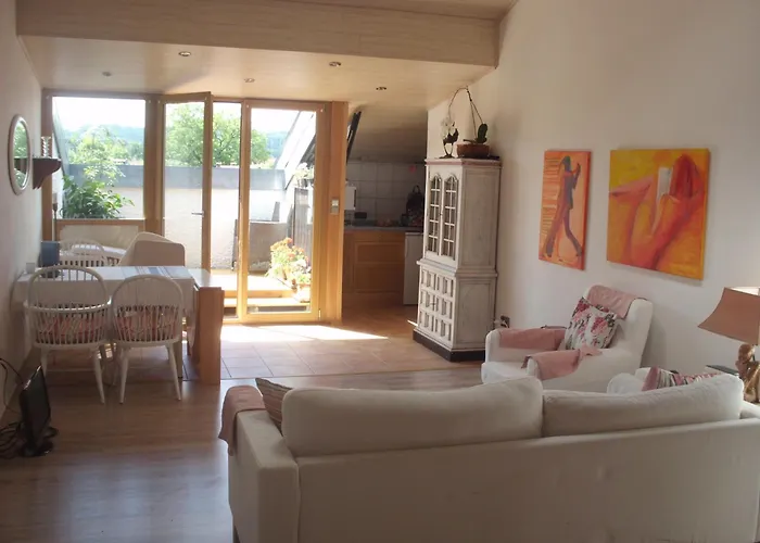 Appartement 3-zi Atelierdachwohnung Mit Bergblick Seenaehe Und 2 Loggia *