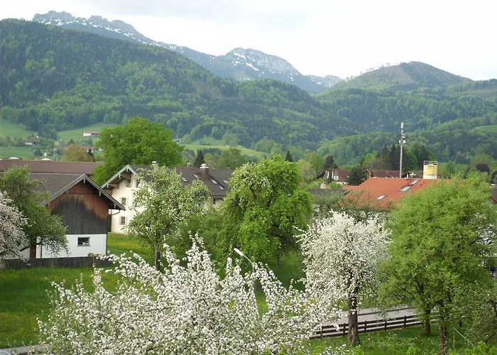 아파트 3-zi Atelierdachwohnung Mit Bergblick Seenaehe Und 2 Loggia